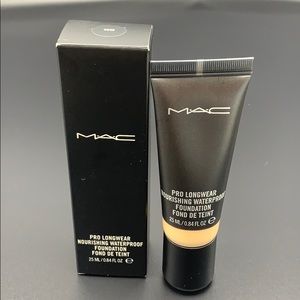 MAC Pro Longwear Nourishing Waterproof Foundation